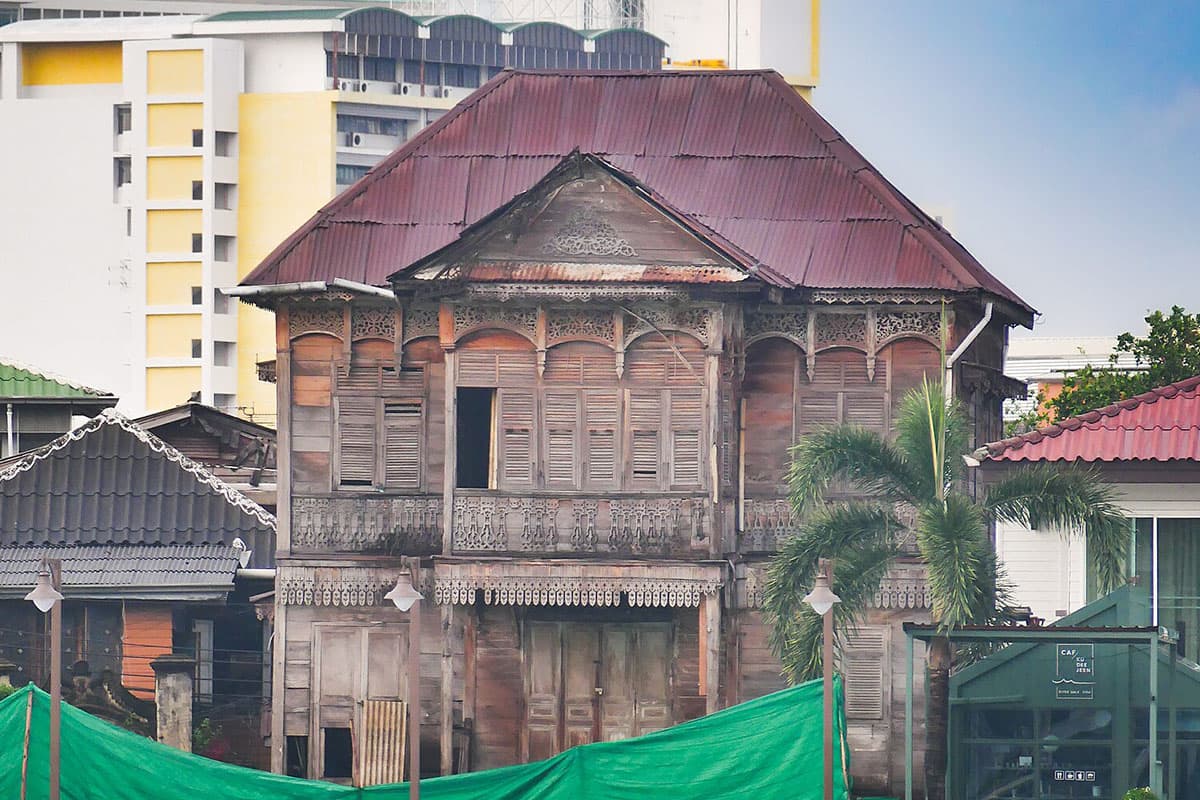 unusual_places_to_seek_blessings_in_bangkok_old_town_SPACEBAR_Photo04_1170f5fbcb.jpg