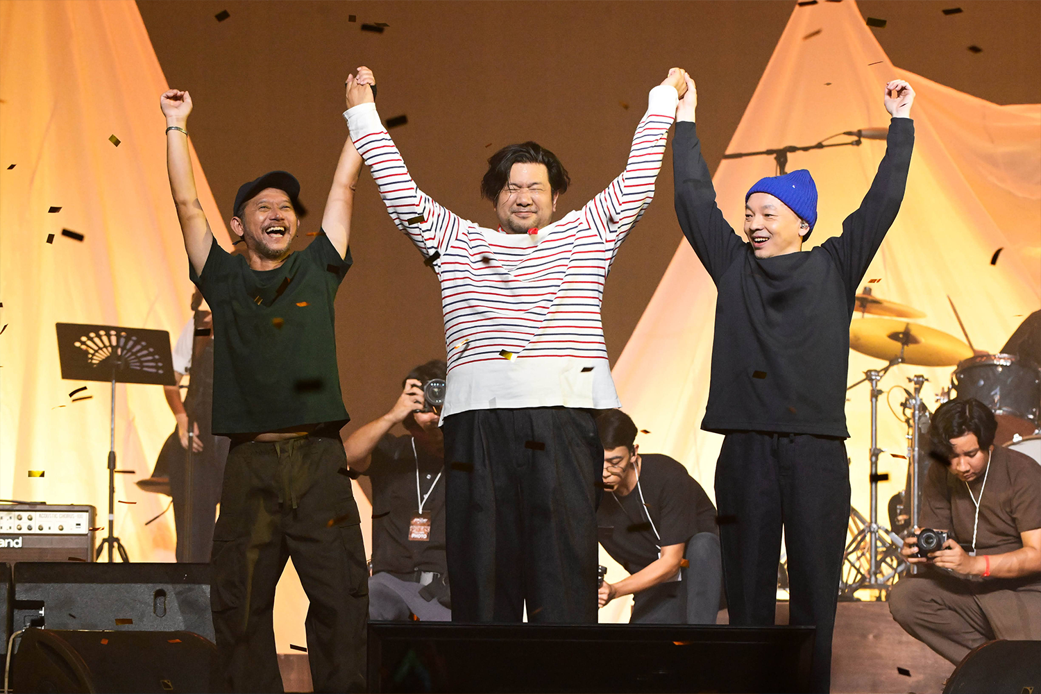 PhotoStory-ความสุขล้นเวทีคอนเสิร์ต “ฟรายเดย์ 30 ปี ฉันมีความสุข”