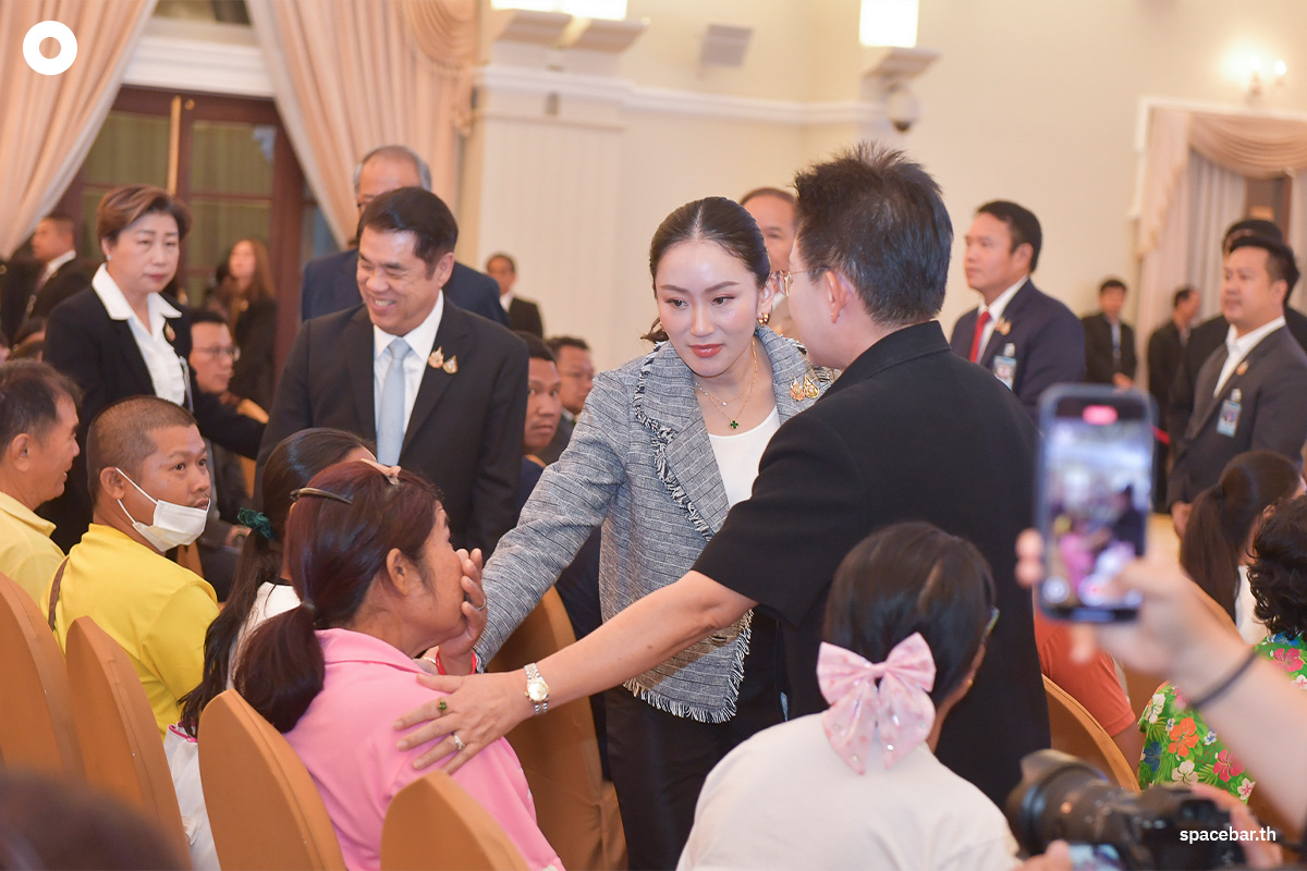 PhotoStory-พบปะญาติผู้เสียชีวิตเหตุแผ่นดินไหว