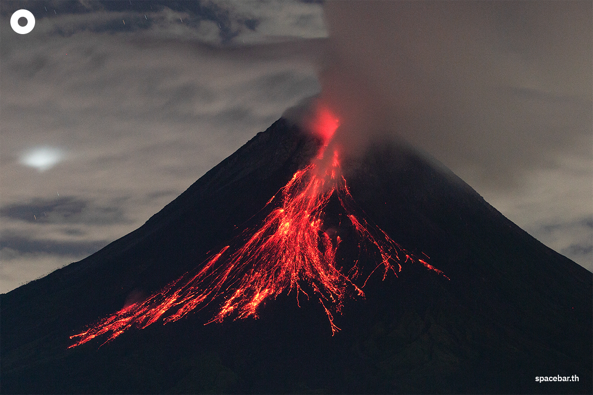 photo_story_mount_merapi_spews_lava_during_eruption_SPACEBAR_Photo02_980329ef80.png
