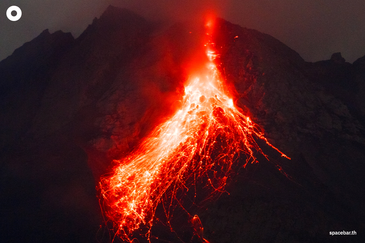 photo_story_mount_merapi_spews_lava_during_eruption_SPACEBAR_Photo04_1_c93f5c27a5.png