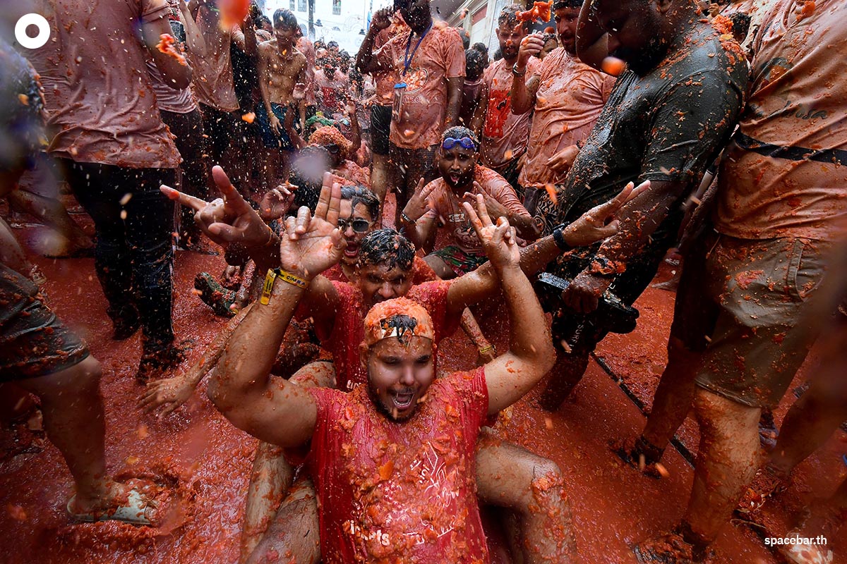 photo_story_tomatina_festival_bunol_valencia_spain_SPACEBAR_Photo03_f58766bd7b.jpg